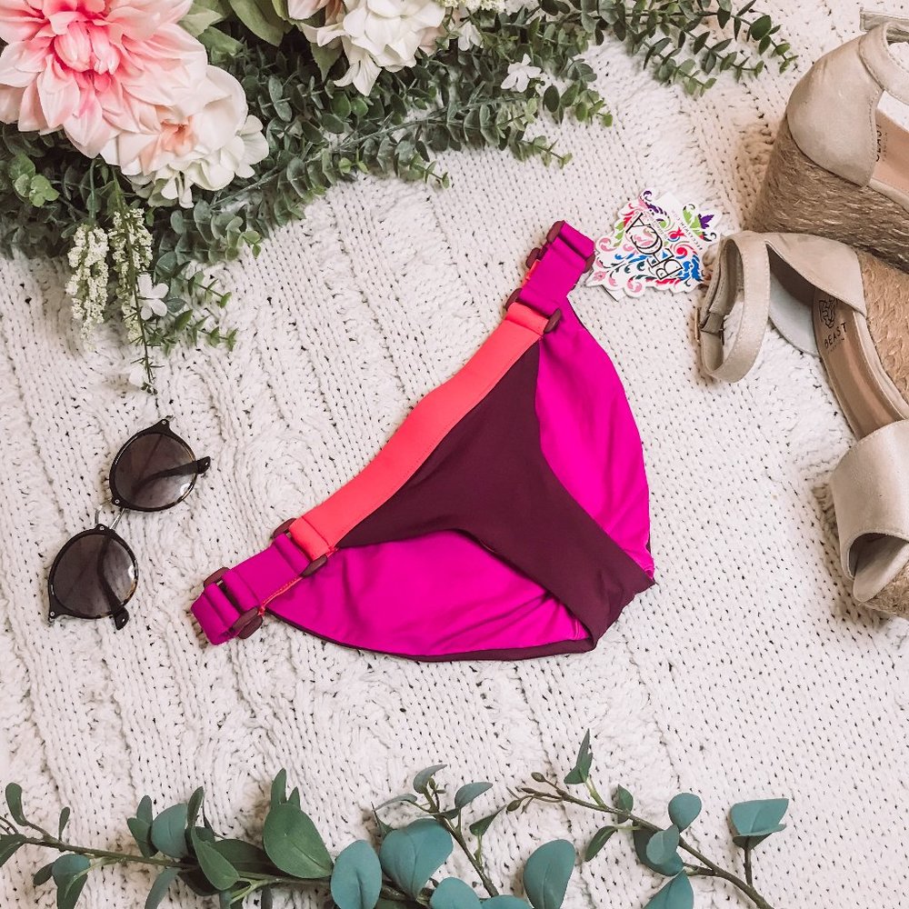 NWT BECCA Neon Pink/Coral Belt Bikini Bottoms XS S